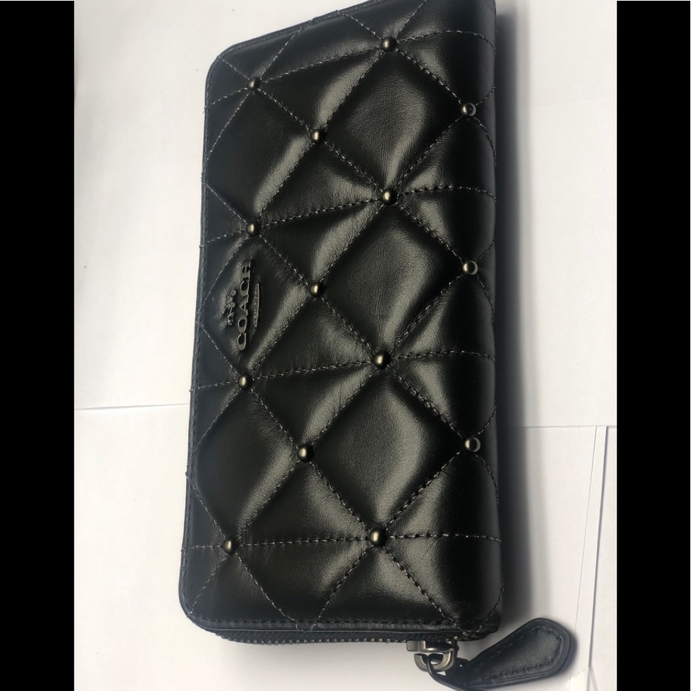 Coach wallet - quilted leather zip wallet